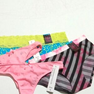 Woman panties and thongs size medium